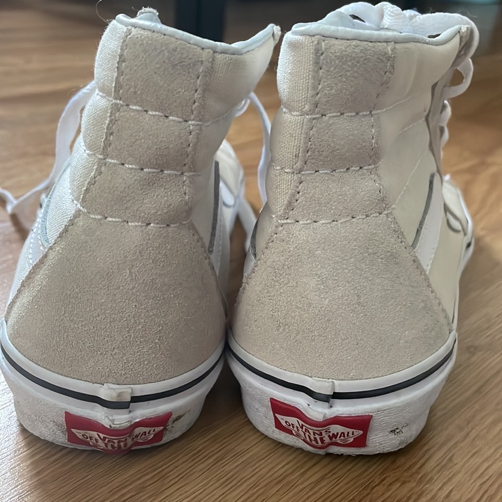 Vans - Picture 3 of 7